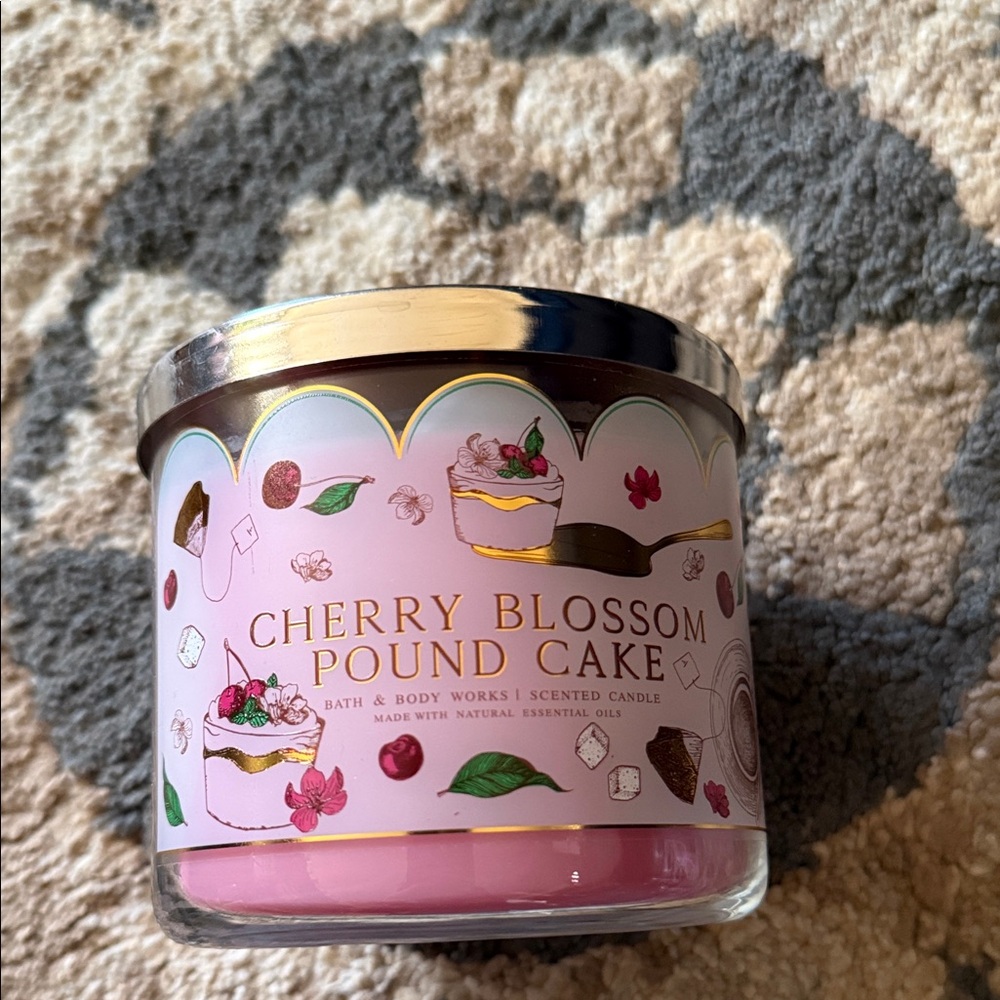 Bath & Body Works Pink Scented Candle